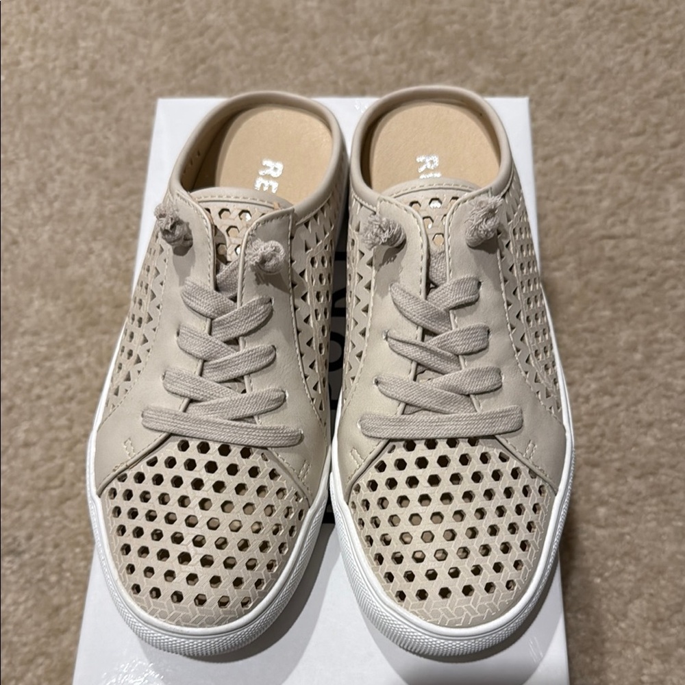 Women's Beige Casual Sneakers Size 7